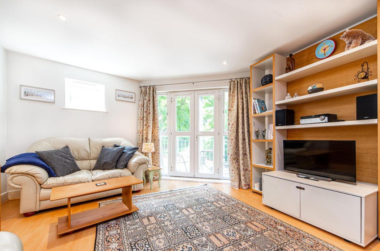 Pass The Keys Delightful Apartment Close To River In Se16 London Exterior photo